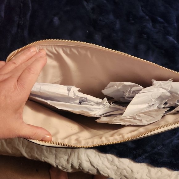 Kate Spade Taxi Laptop Sleeve - Picture 4 of 7